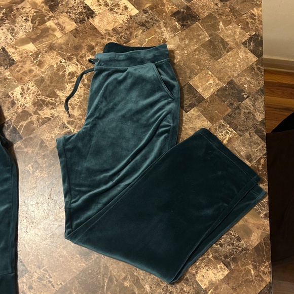 Dolce Vida Velour Lounge Set - Picture 3 of 6